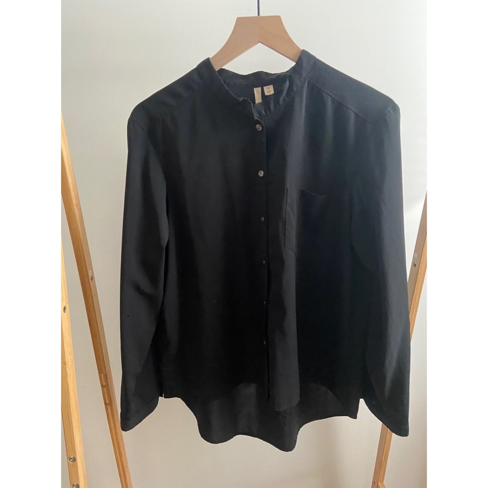 Black band collar shirt, size M